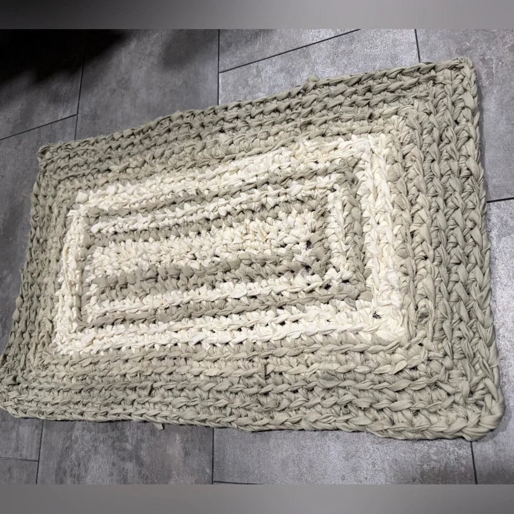 Handmade crocheted rag rug bathroom mat 18x28” rectangular